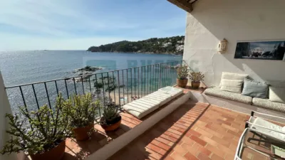 Semi-detached house on Carrer Miramar photo 3