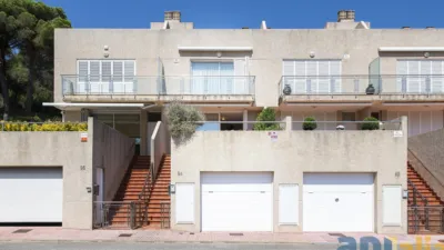 Terraced house on Carrasco I Formiguera Street photo 2