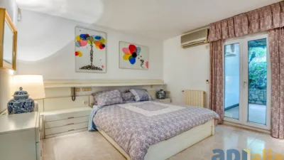 Detached house on Avinguda del Canigó photo 13