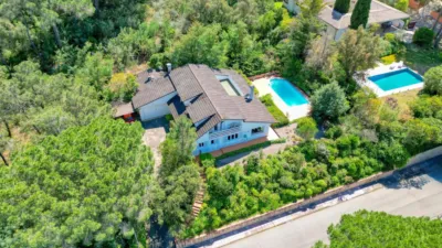 Detached house on Avinguda del Canigó photo 33