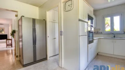 Detached house on Avinguda del Canigó photo 21