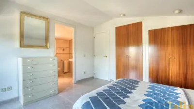Detached house on Avinguda del Canigó photo 15