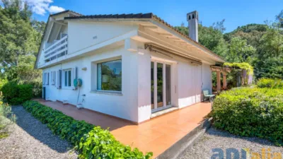 Detached house on Avinguda del Canigó photo 26