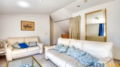 Detached house on Avinguda del Canigó photo 11