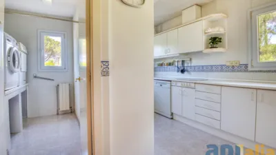 Detached house on Avinguda del Canigó photo 22