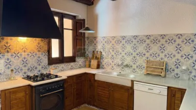 Rustic house on Carrer d'Anselm Clavé photo 10