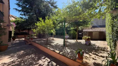 Rustic house on Carrer d'Anselm Clavé photo 3
