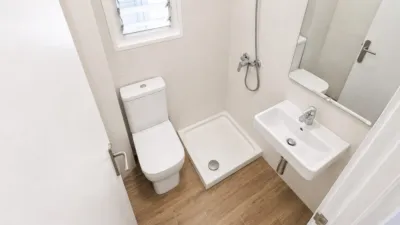 Apartment on Carrer de la Verneda photo 4