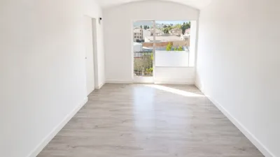 Apartment on Carrer de la Verneda photo 10