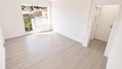 Apartment on Carrer de la Verneda photo 3