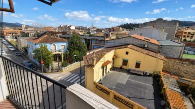 Apartment on Carrer de la Verneda photo 2