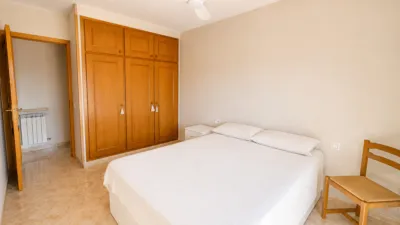 Ático en venta en Carrer d'Àngel Guimerà, cerca de Carrer de Ramon Sambola, Centre (Salt) de 215.000 €