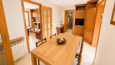 Ático en venta en Carrer d'Àngel Guimerà, cerca de Carrer de Ramon Sambola, Centre (Salt) de 215.000 €