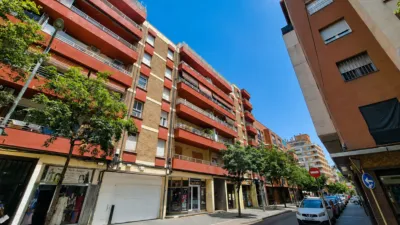 Ático en venta en Carrer d'Àngel Guimerà, cerca de Carrer de Ramon Sambola, Centre (Salt) de 215.000 €