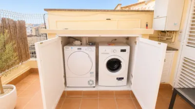 Ático en venta en Carrer d'Àngel Guimerà, cerca de Carrer de Ramon Sambola, Centre (Salt) de 215.000 €