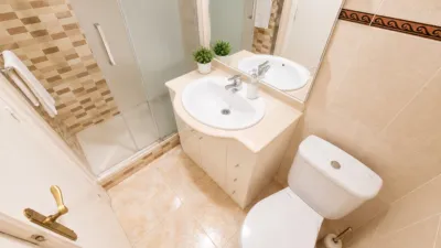 Ático en venta en Carrer d'Àngel Guimerà, cerca de Carrer de Ramon Sambola, Centre (Salt) de 215.000 €