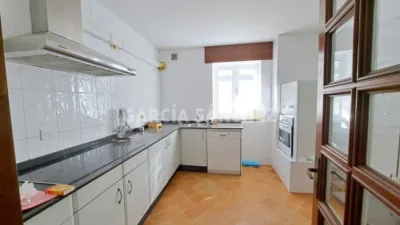 Chalet adosado en venta en Calle de la Principal, Boiro de 350.000 €