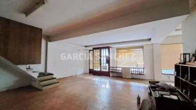 Chalet adosado en venta en Calle de la Principal, Boiro de 350.000 €