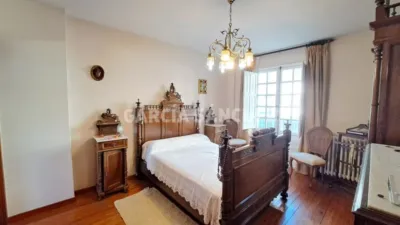 Chalet adosado en venta en Calle de la Principal, Boiro de 350.000 €