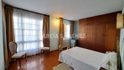Chalet adosado en venta en Calle de la Principal, Boiro de 350.000 €