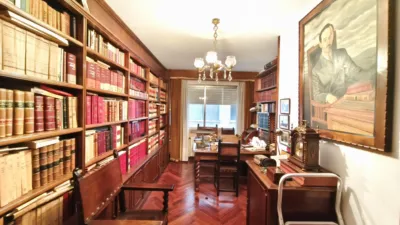 Piso en venta en Calle Doctor Teixeiro, Ensanche (Santiago de Compostela) de 400.000 €
