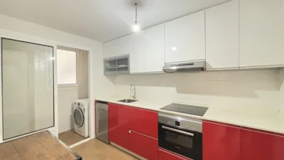 Piso – O Milladoiro, Seidón - Más