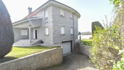 Casa – Santiago de Compostela, A Barcia - Más