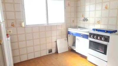 Piso en venta en Calle de las Poesías, 2, Hospital-Rondilla-Santa Clara (Valladolid Capital) de 220.000 €