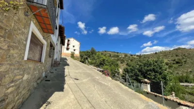 Casa en venta en Calle Alta, 37, Nogueruelas de 85.000 €