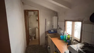 Casa en venta en Calle Doctor Gómez Ferrer, 5, Mora de Rubielos de 65.000 €