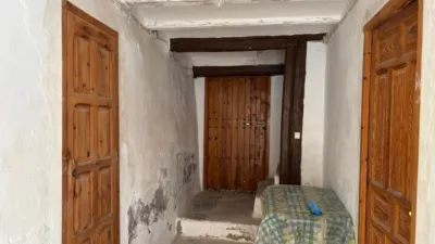 Casa en venta en Calle Doctor Gómez Ferrer, 5, Mora de Rubielos de 65.000 €