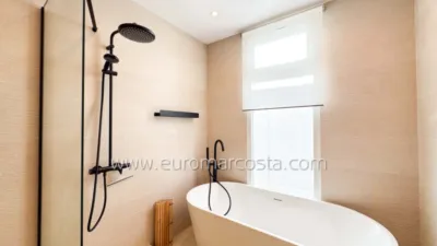 Duplex on Carrer de Rafael Alberti photo 24
