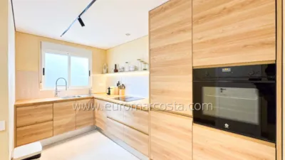 Duplex on Carrer de Rafael Alberti photo 16