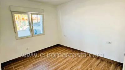 Detached chalet on Costa Garraf street photo 19