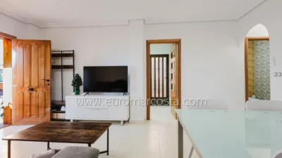 Semi-detached chalet on Carrer César Mateo Cid photo 9