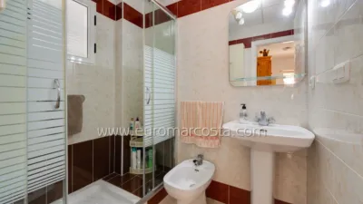 Apartment on Calle de Ramón Rubial Cavias photo 15