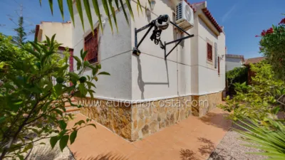 Detached villa on Carrer de José Carreras photo 38
