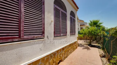 Detached villa on Carrer de José Carreras photo 3