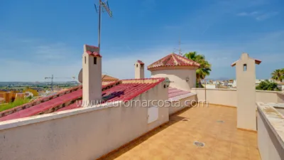 Detached villa on Carrer de José Carreras photo 29