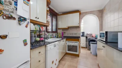 Detached villa on Carrer de José Carreras photo 14