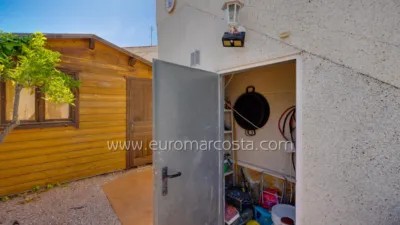 Detached villa on Carrer de José Carreras photo 27