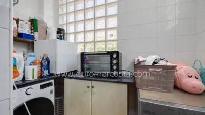 Detached villa on Carrer de José Carreras photo 20