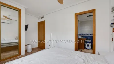 Detached villa on Carrer de José Carreras photo 17