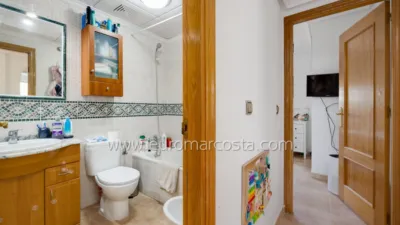 Detached villa on Carrer de José Carreras photo 18