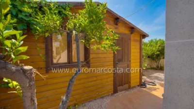 Detached villa on Carrer de José Carreras photo 37