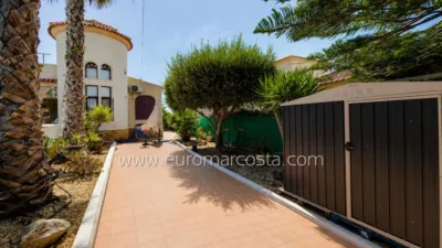 Detached villa on Carrer de José Carreras photo 5