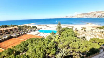 Piso en venta en Avenida de la Costa Blanca, 22, Cabo de la Huerta (Distrito Playas. Alicante - Alacant) de 620.000 €