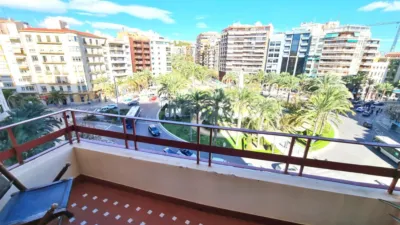 Piso en venta en Plaza de los Luceros, 5, Ensanche-Diputación (Distrito Centro-Ensanche. Alicante - Alacant) de 930.000 €
