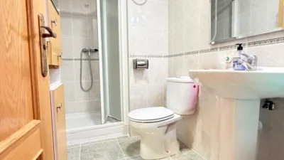 Piso en venta en Avenida de la Deportista Miriam Blasco, 14, Playa de San Juan (Distrito Playas. Alicante - Alacant) de 365.000 €