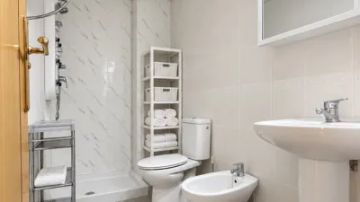 Ground floor apartment on Calle de Britania photo 17